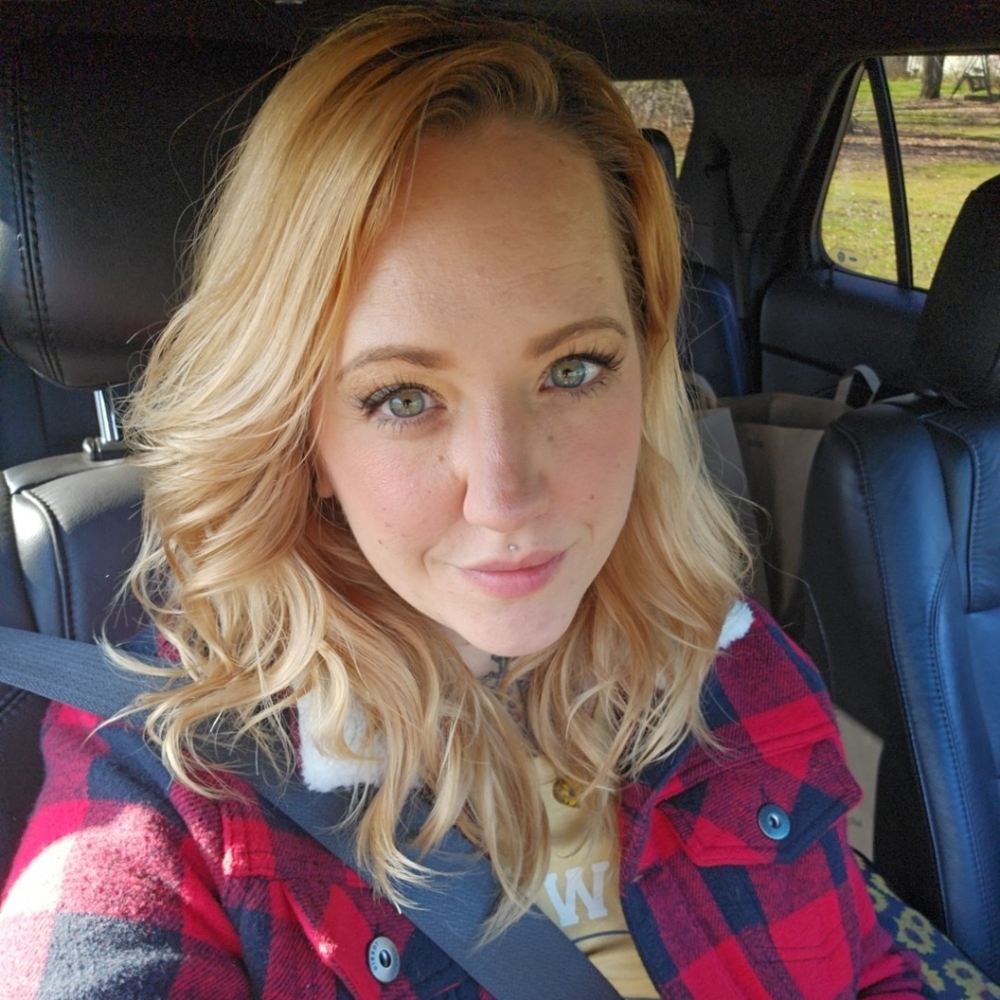 Meet your Posher, Courtney